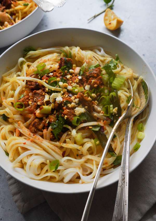 A bowl of Khao Suey