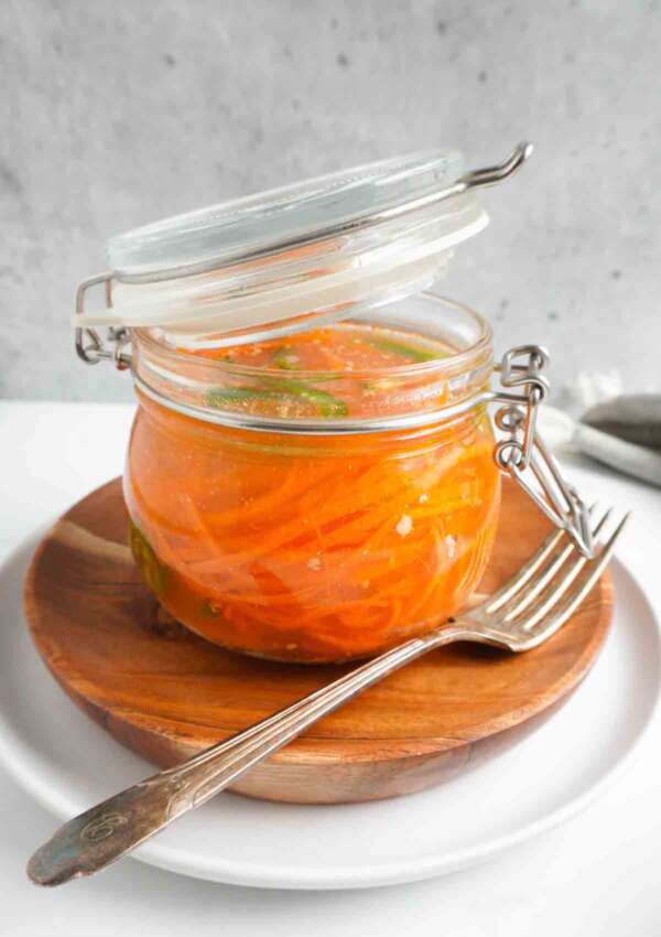 Quick Pickled Carrots