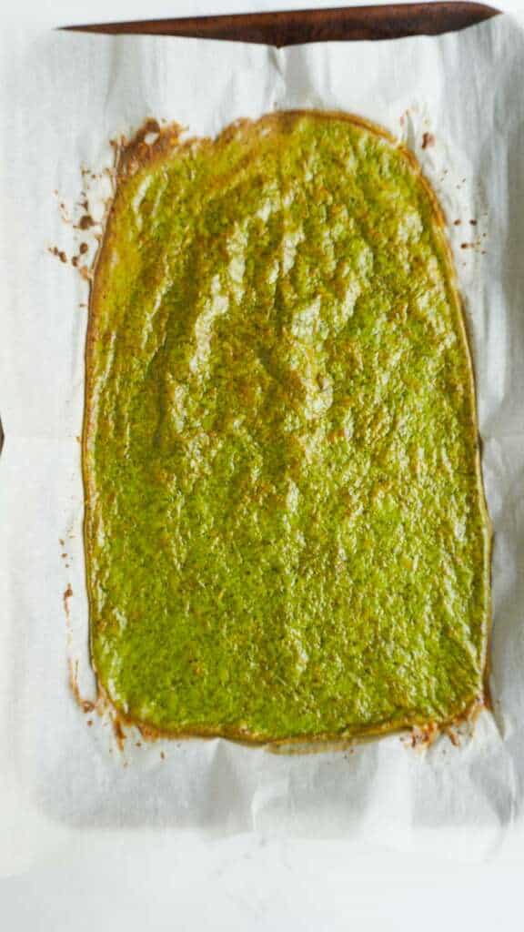 baked spinach flatbread in sheetpan